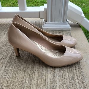 Dexflex Comfort size 10 cream low heels